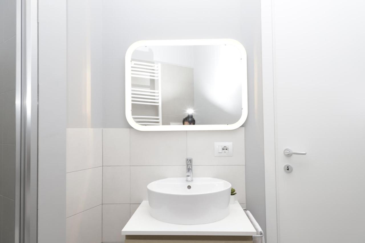 Hemeras Boutique Homes - 2 Luxury Apartments In The City Center Mediolan Zewnętrze zdjęcie